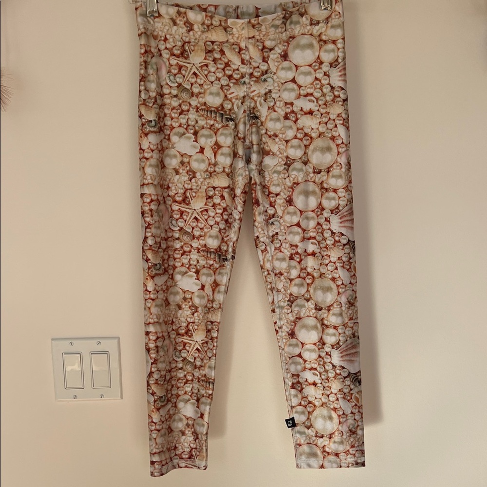 Terez Shells, Pearls & Starfish Performance Capri Print Leggings